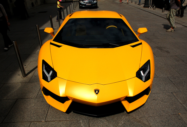 Lamborghini Aventador LP700-4