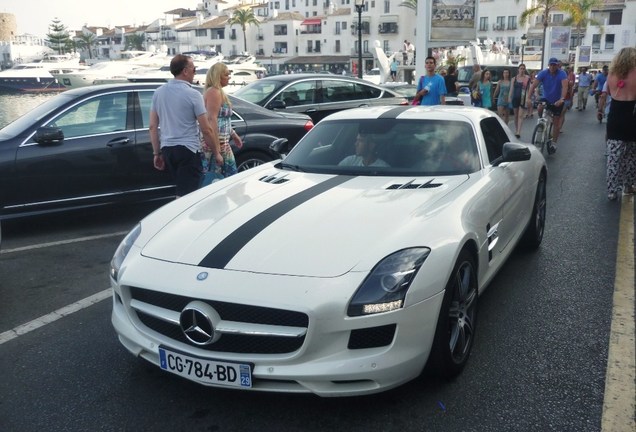 Mercedes-Benz SLS AMG