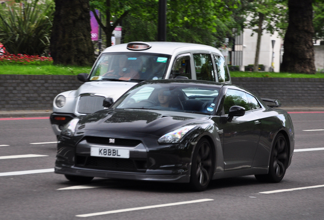 Nissan GT-R