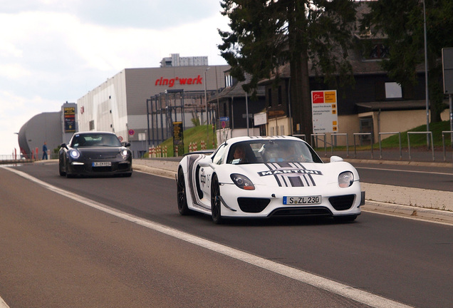 Porsche 918 Spyder Weissach Package