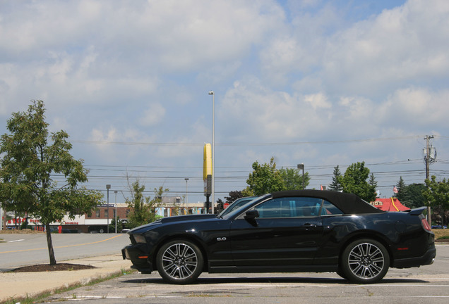 Ford Mustang GT Convertible 2011