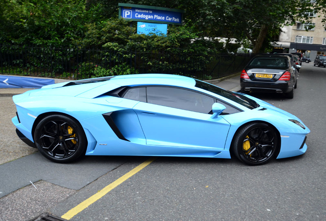 Lamborghini Aventador LP700-4