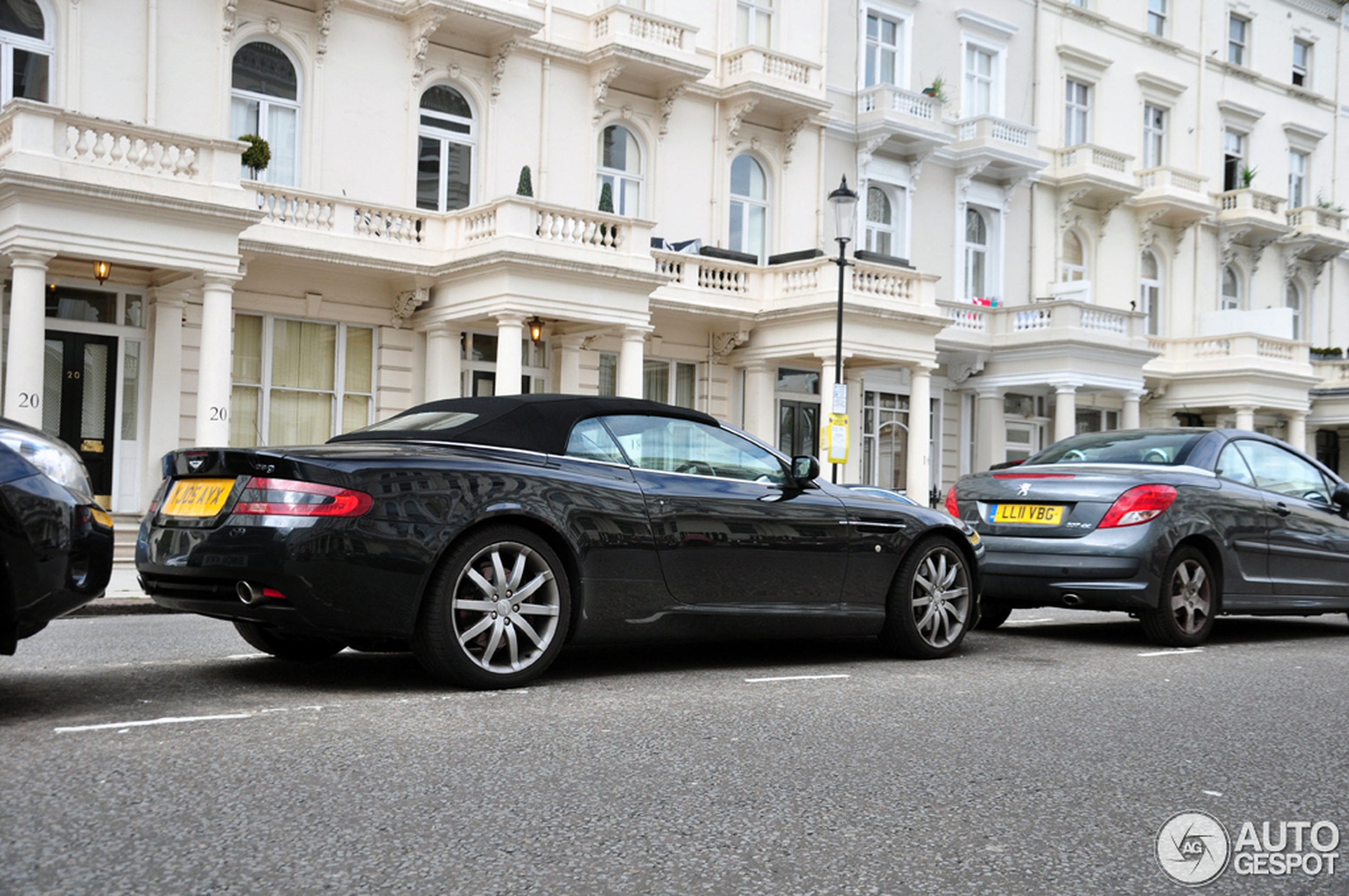 Aston Martin DB9 Volante