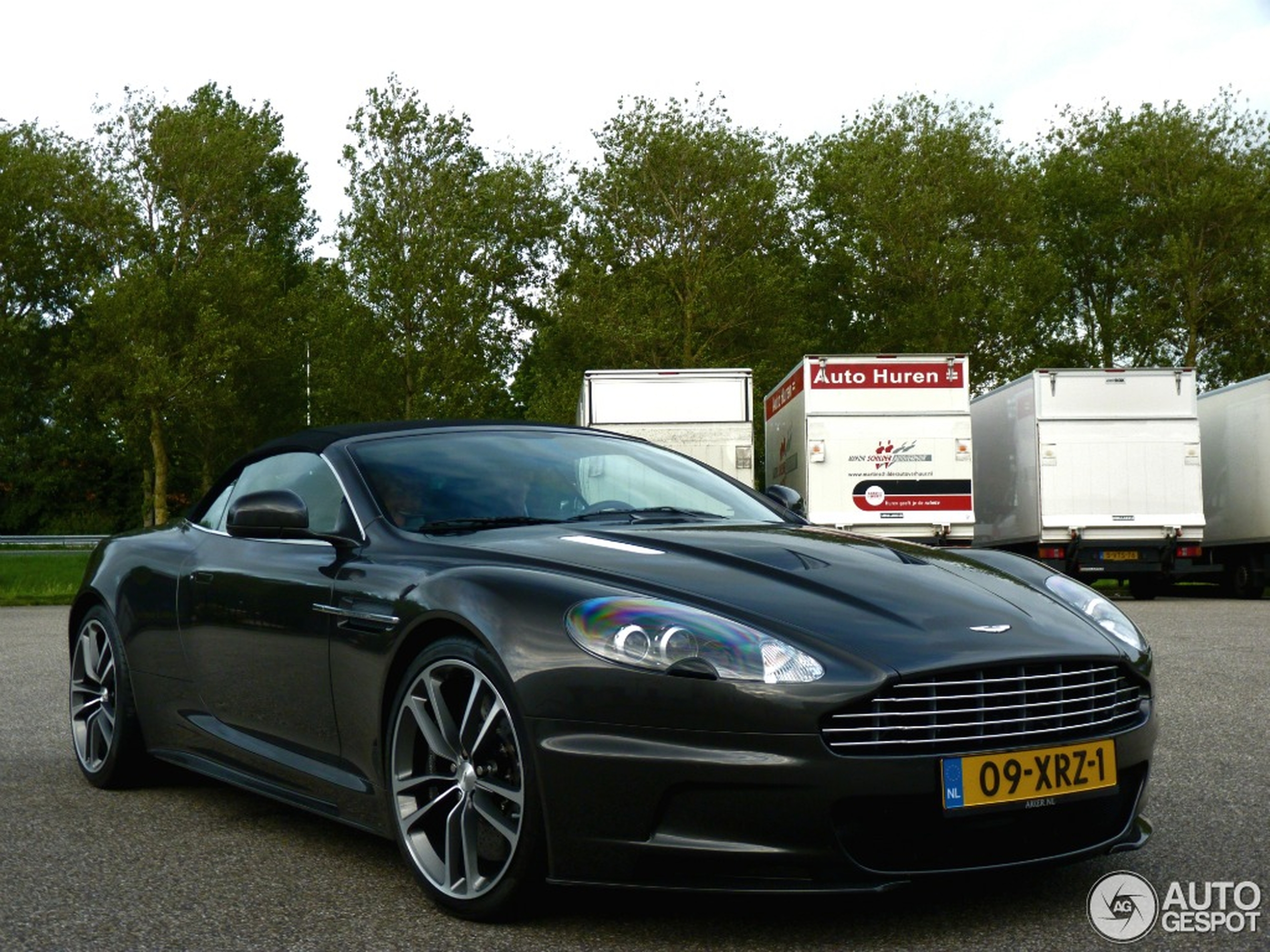 Aston Martin DBS Volante