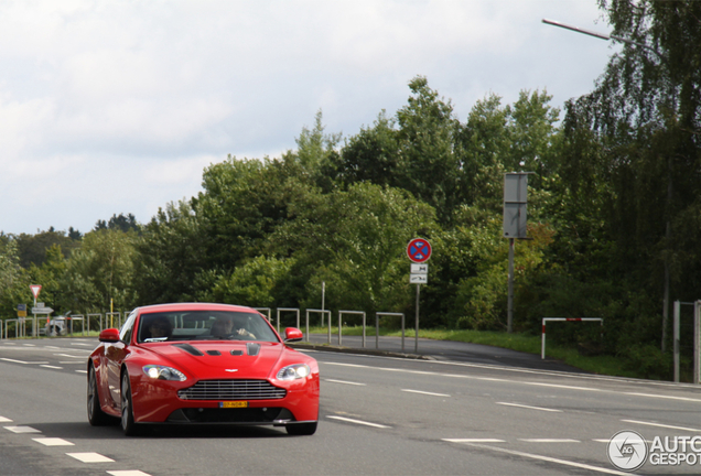 Aston Martin V12 Vantage