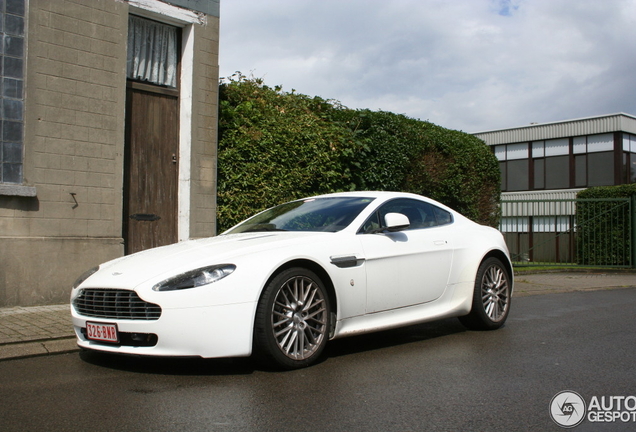 Aston Martin V8 Vantage