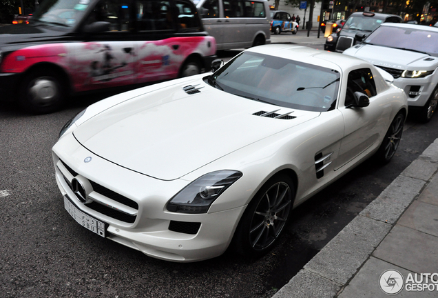 Mercedes-Benz SLS AMG