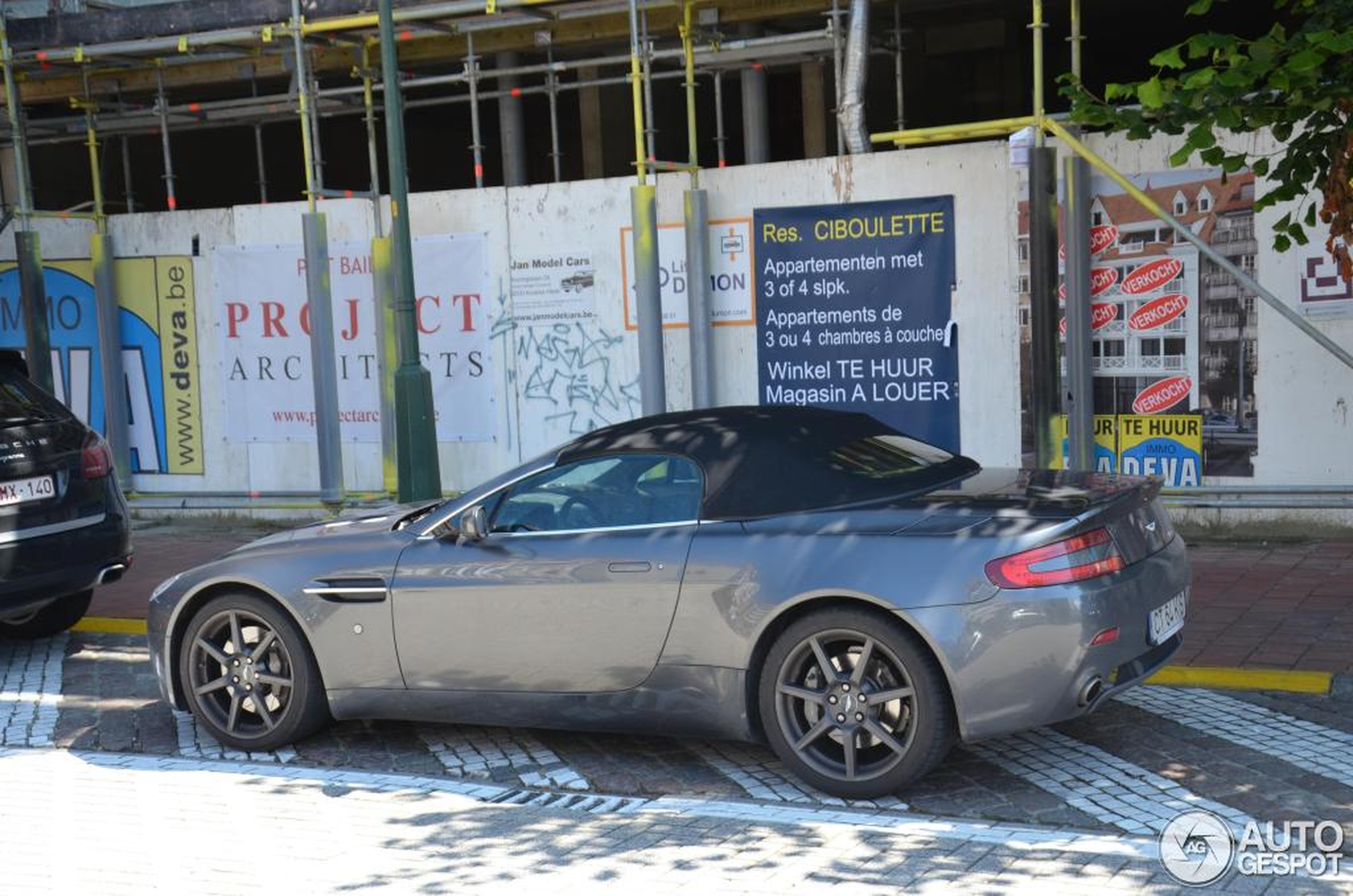 Aston Martin V8 Vantage Roadster