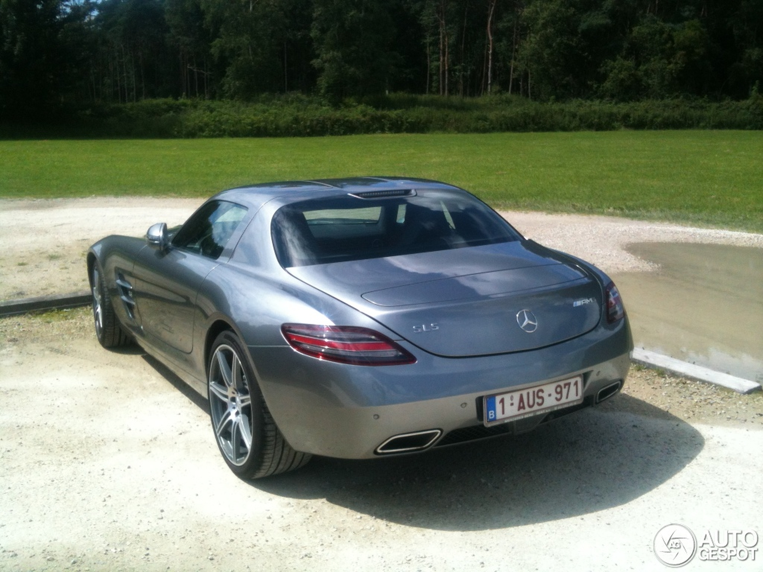 Mercedes-Benz SLS AMG