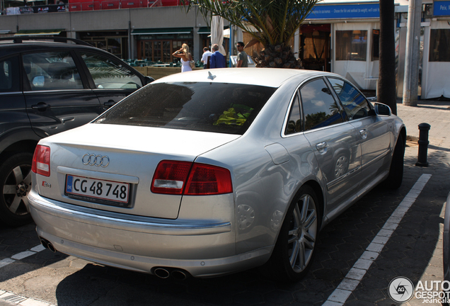 Audi S8 D3