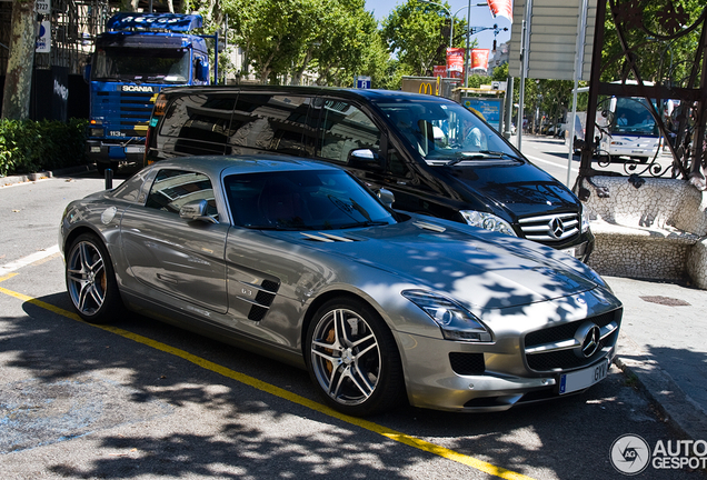 Mercedes-Benz SLS AMG