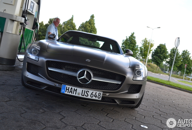 Mercedes-Benz SLS AMG