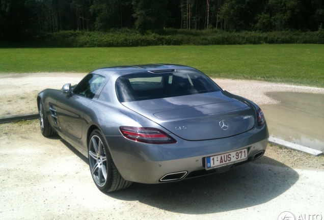 Mercedes-Benz SLS AMG