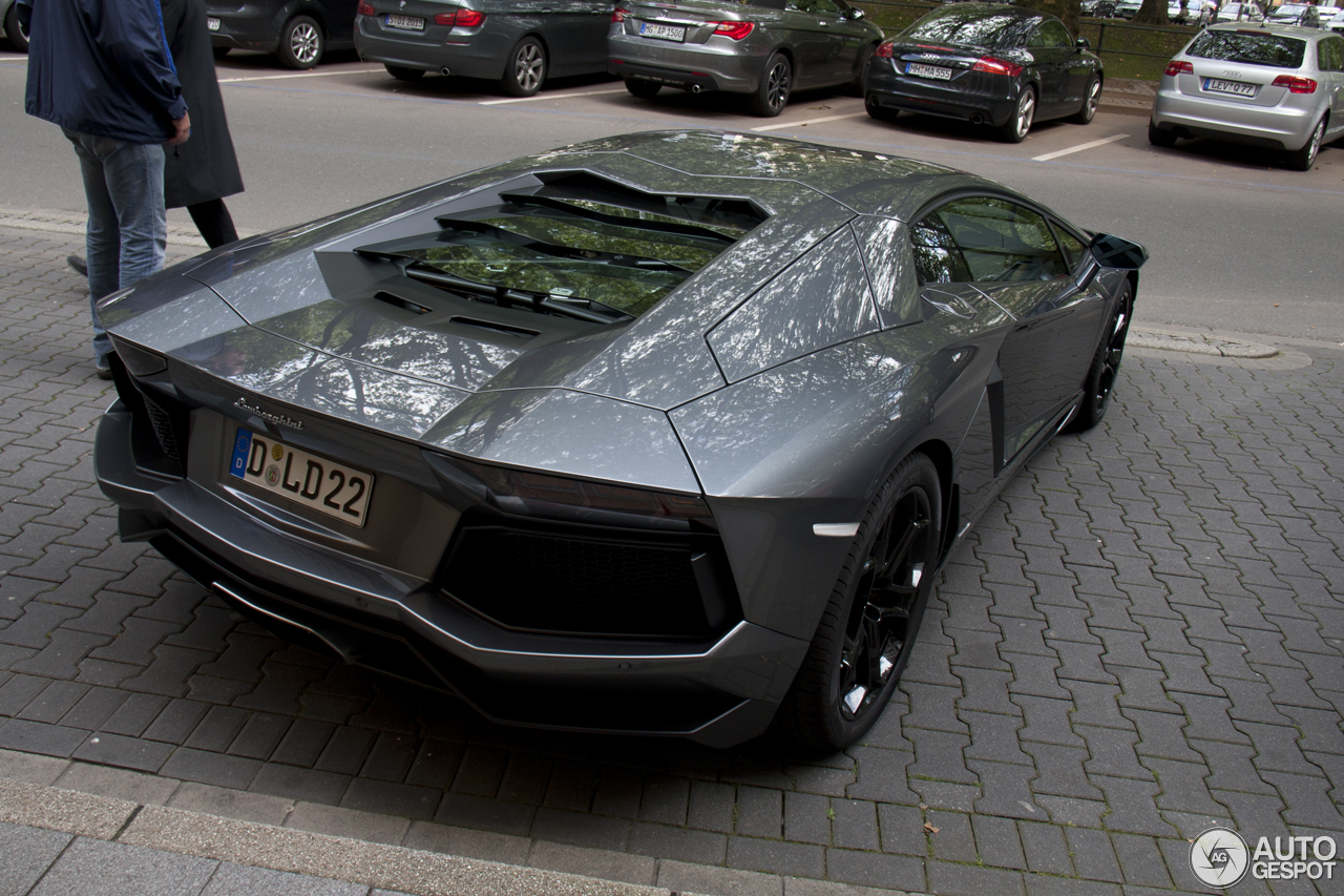 Lamborghini Aventador LP700-4