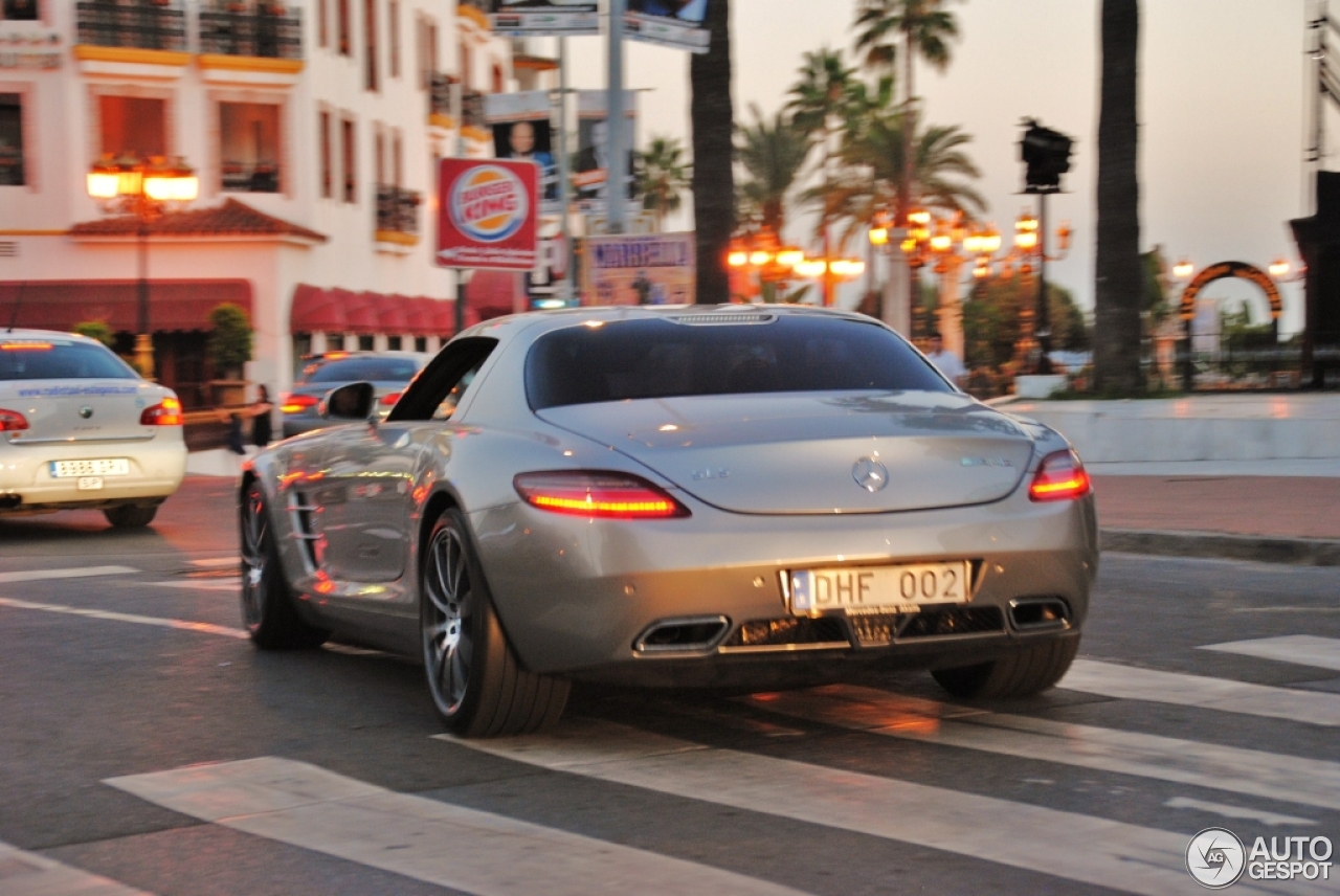 Mercedes-Benz SLS AMG