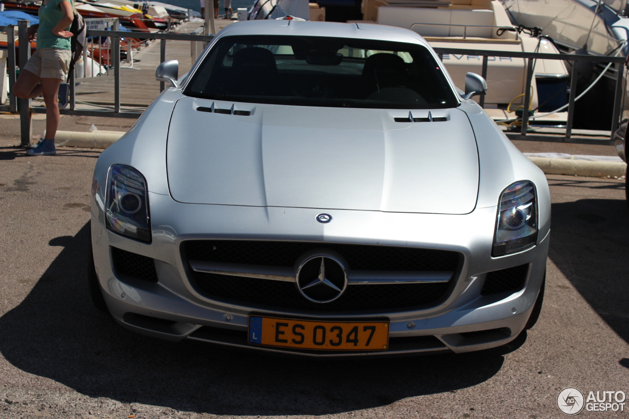 Mercedes-Benz SLS AMG