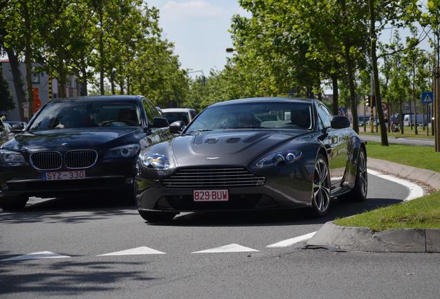 Aston Martin V12 Vantage