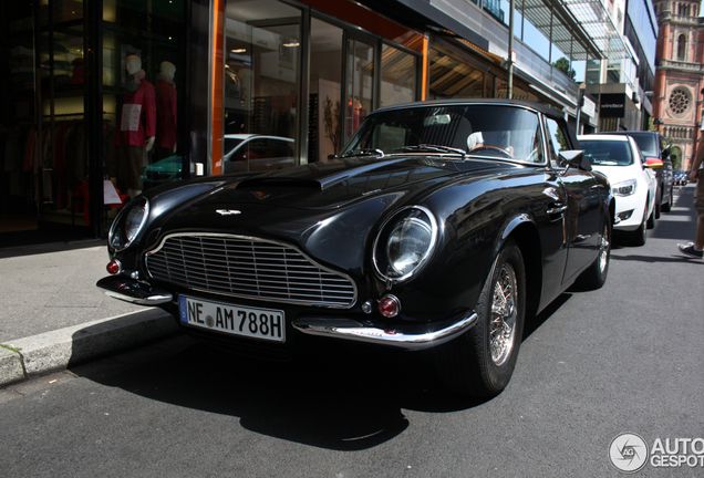 Aston Martin DB6 Vantage Volante