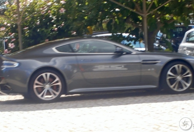 Aston Martin V12 Vantage