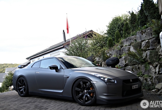 Nissan GT-R