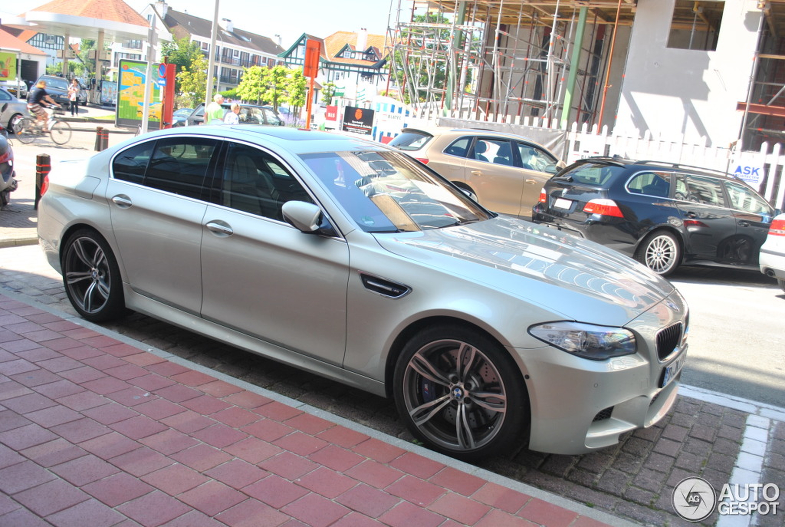 BMW M5 F10 2011