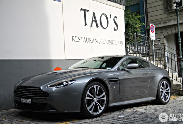 Aston Martin V12 Vantage