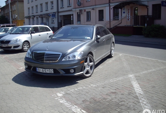 Mercedes-Benz S 65 AMG V221