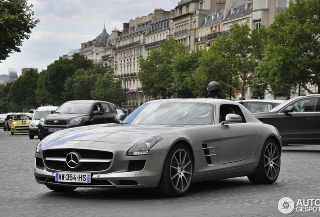 Mercedes-Benz SLS AMG