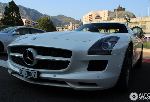 Mercedes-Benz SLS AMG