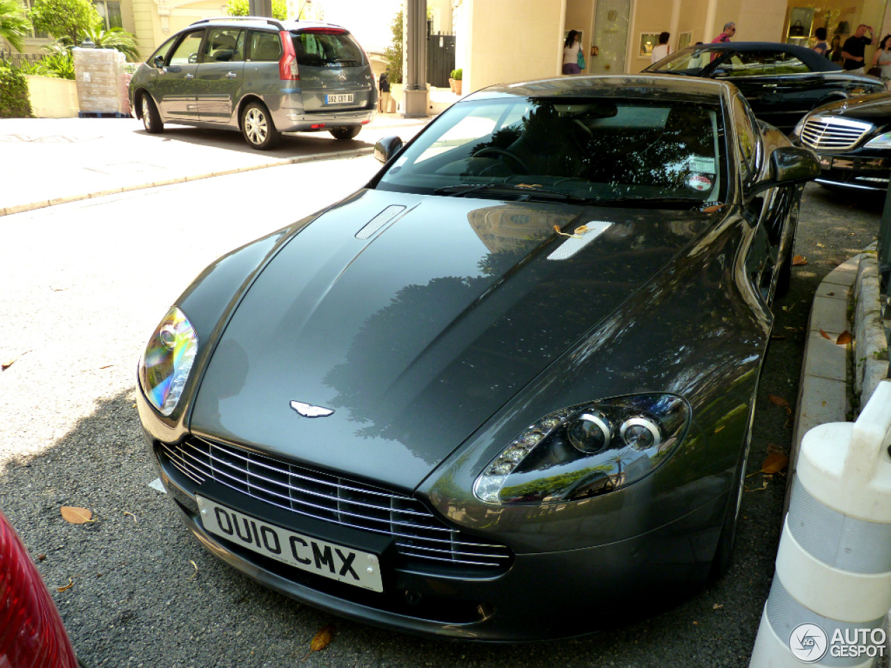 Aston Martin V8 Vantage