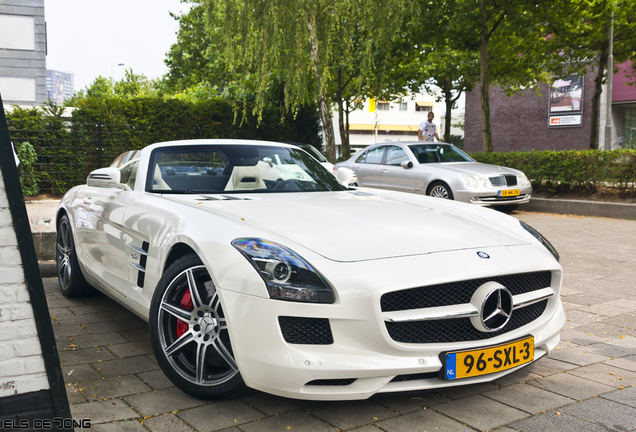 Mercedes-Benz SLS AMG Roadster