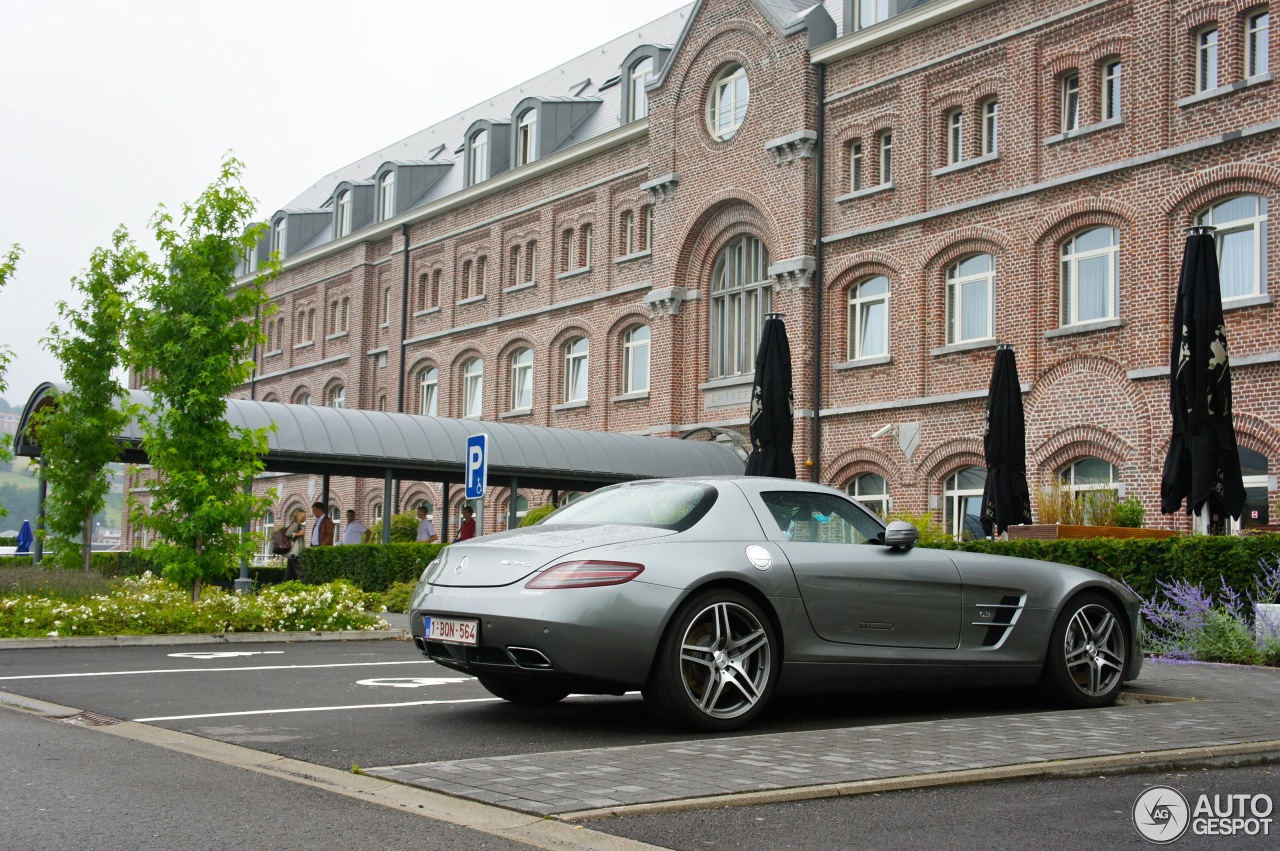 Mercedes-Benz SLS AMG