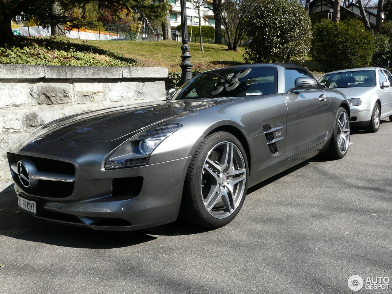 Mercedes-Benz SLS AMG Roadster