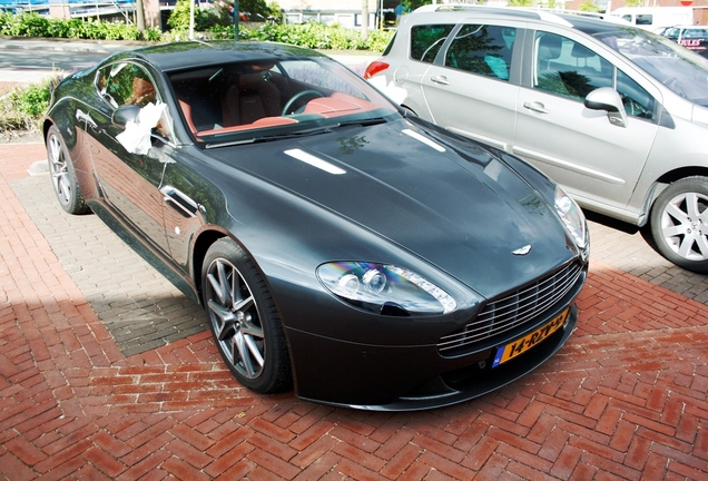 Aston Martin V8 Vantage S