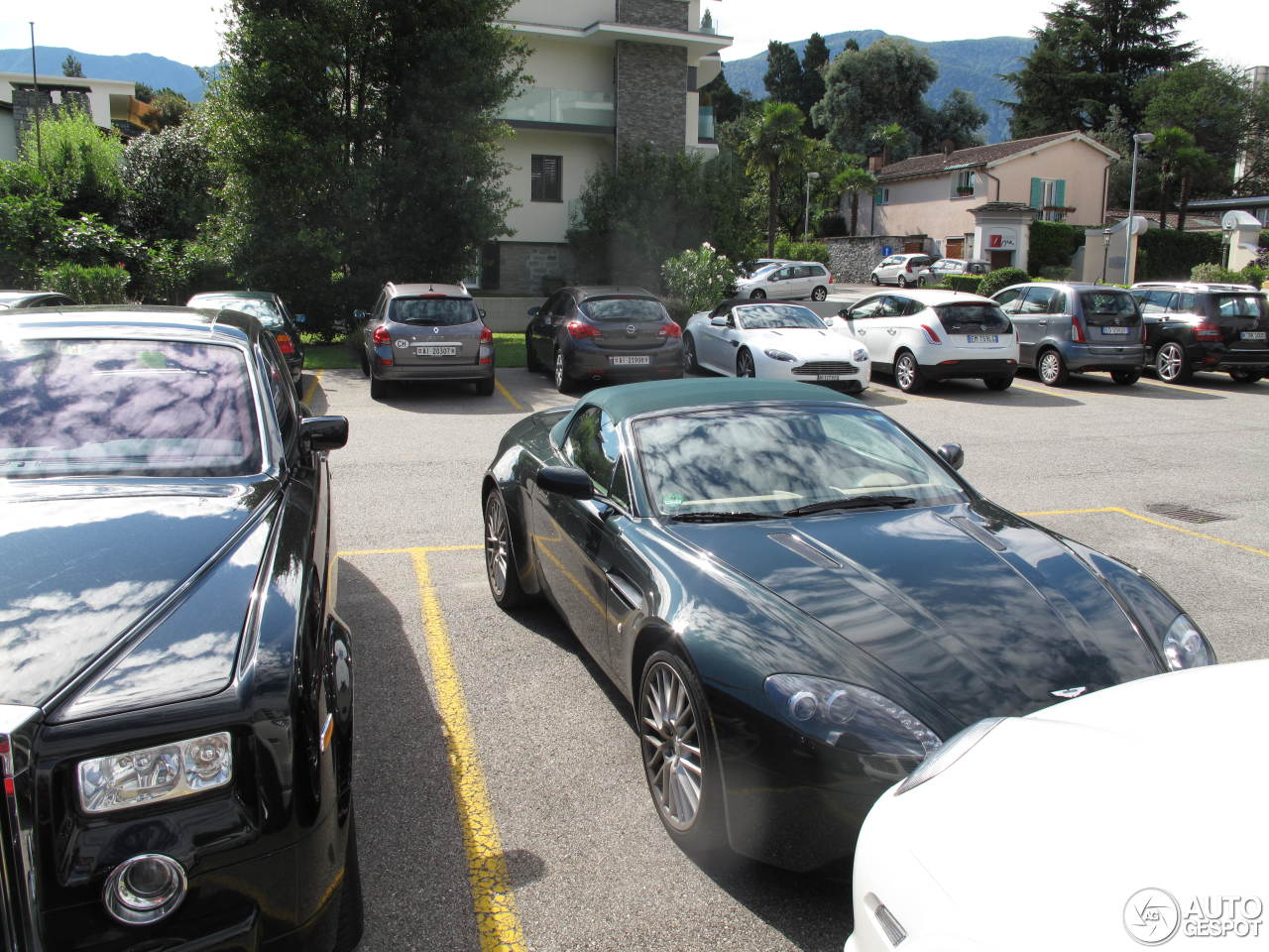 Aston Martin V8 Vantage Roadster