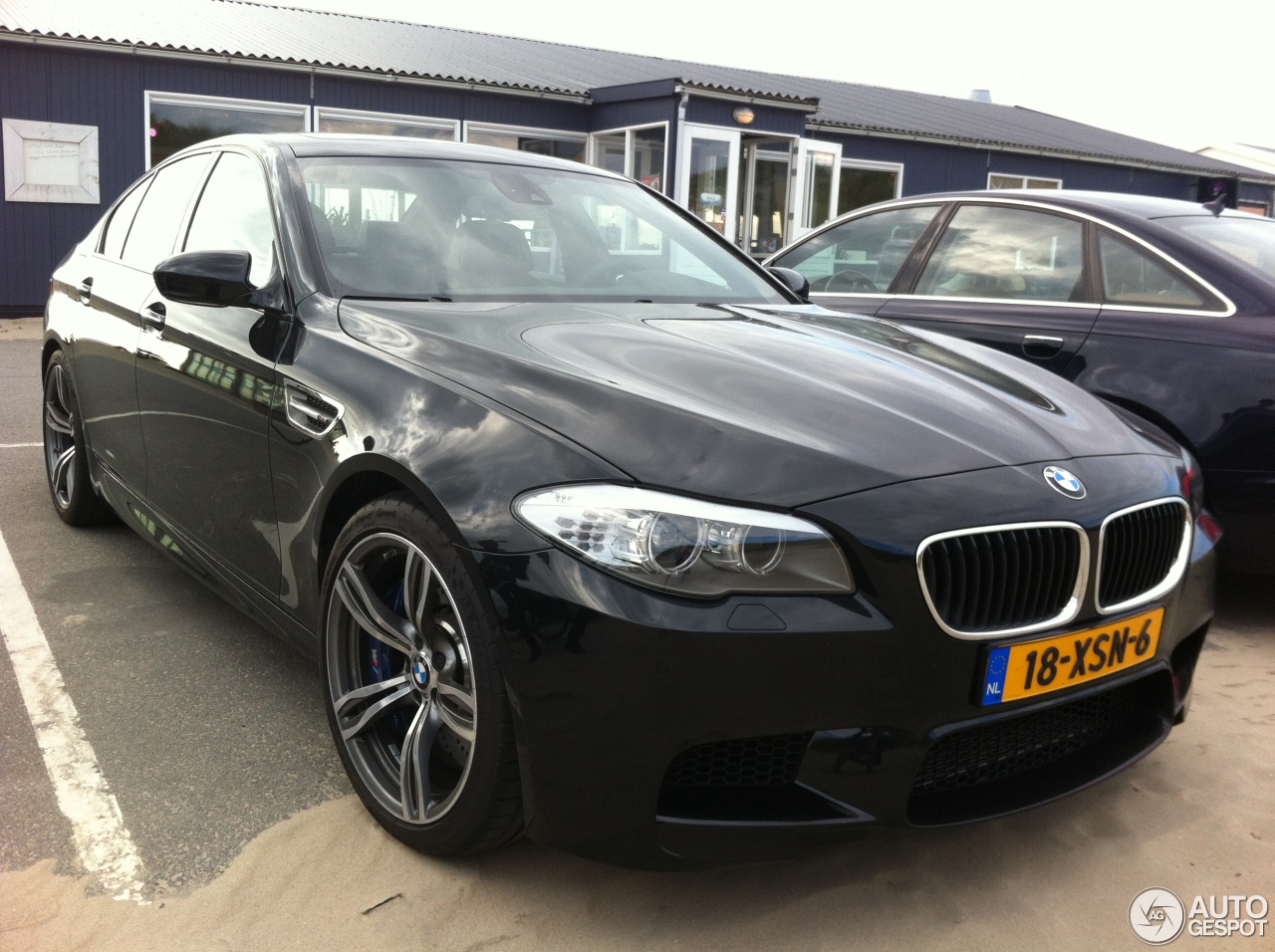 BMW M5 F10 2011