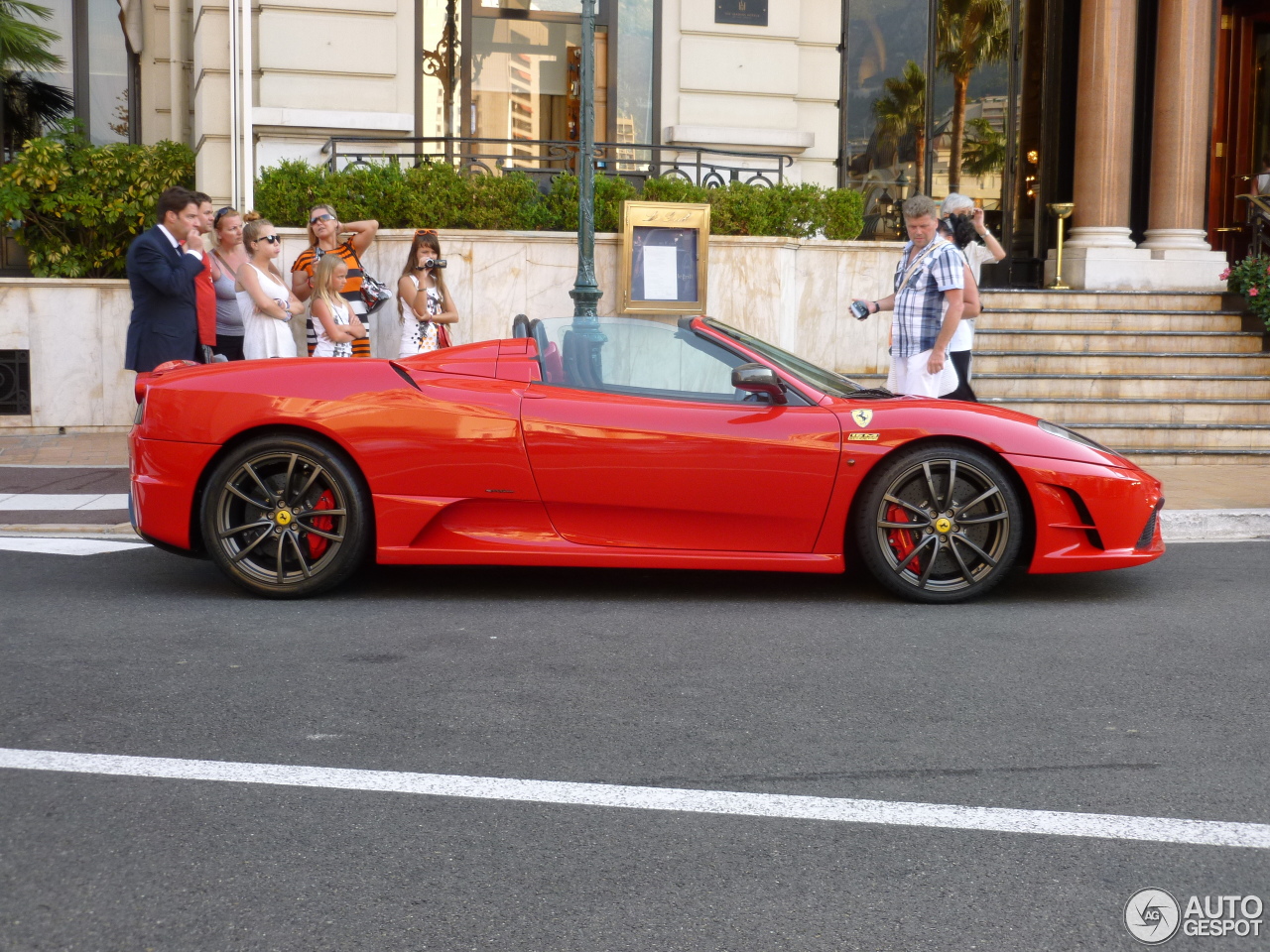 Ferrari Scuderia Spider 16M