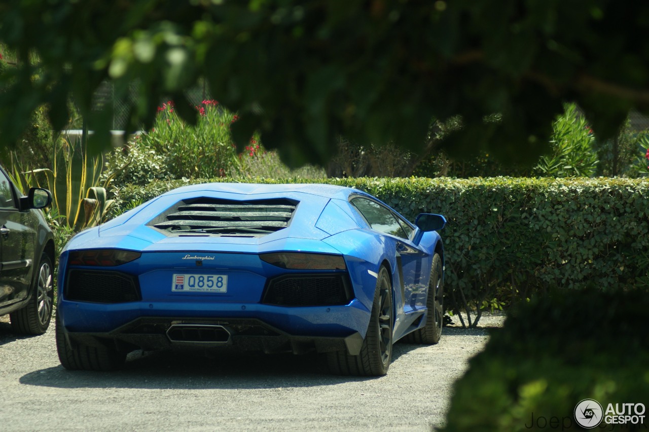 Lamborghini Aventador LP700-4