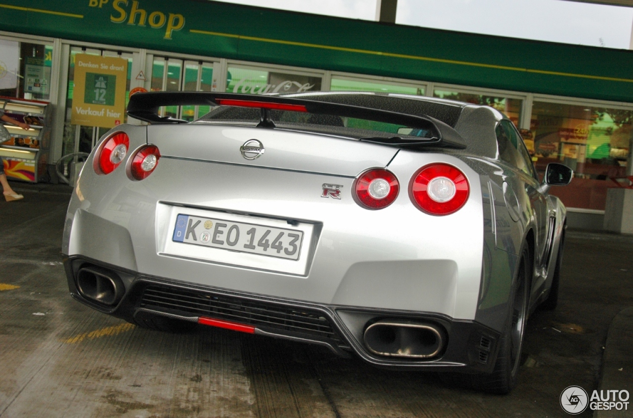 Nissan GT-R 2011