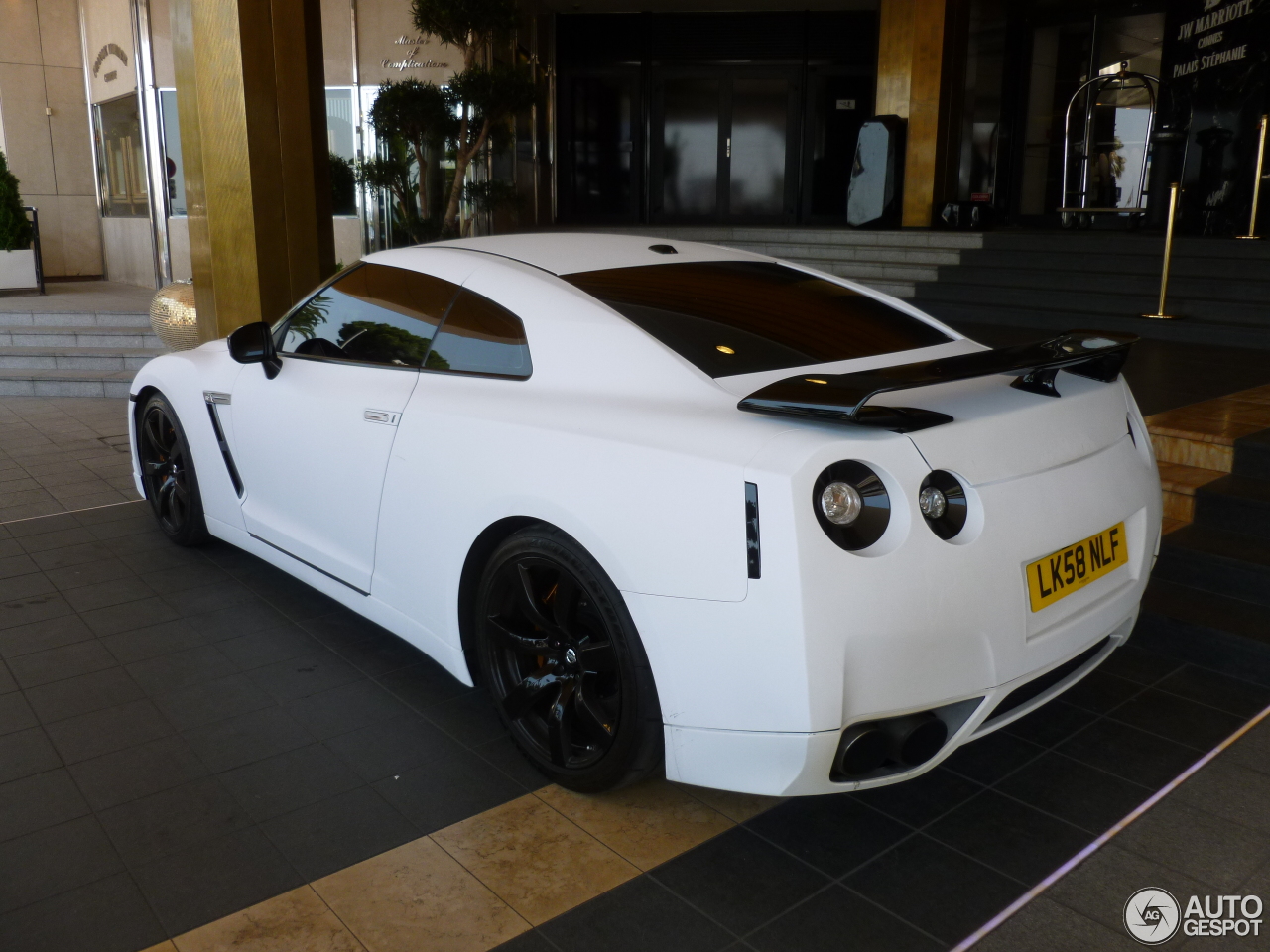 Nissan GT-R