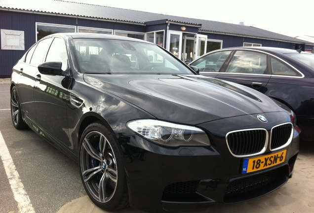 BMW M5 F10 2011