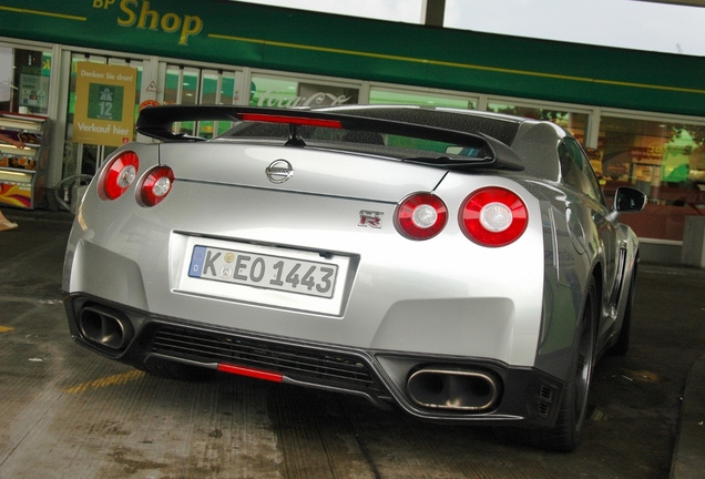 Nissan GT-R 2011