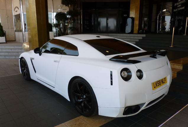 Nissan GT-R