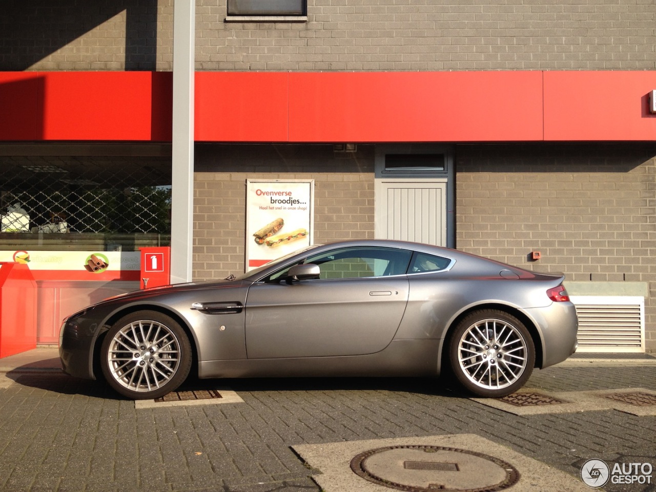 Aston Martin V8 Vantage