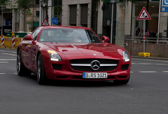 Mercedes-Benz SLS AMG