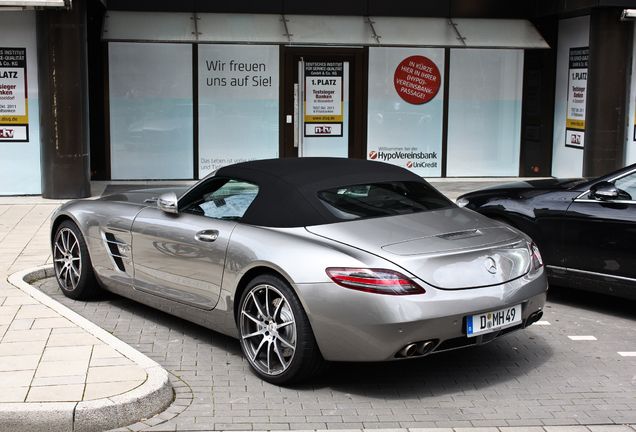 Mercedes-Benz SLS AMG Roadster