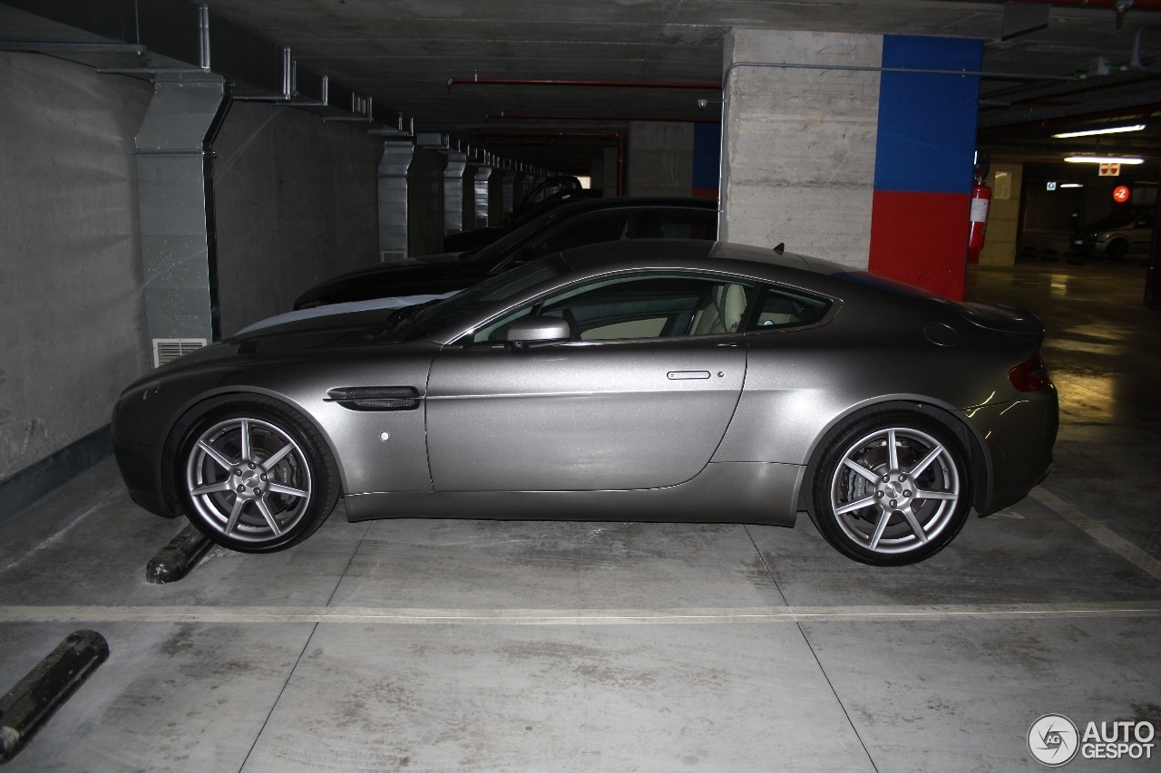 Aston Martin V8 Vantage