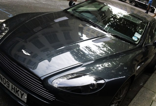 Aston Martin V8 Vantage