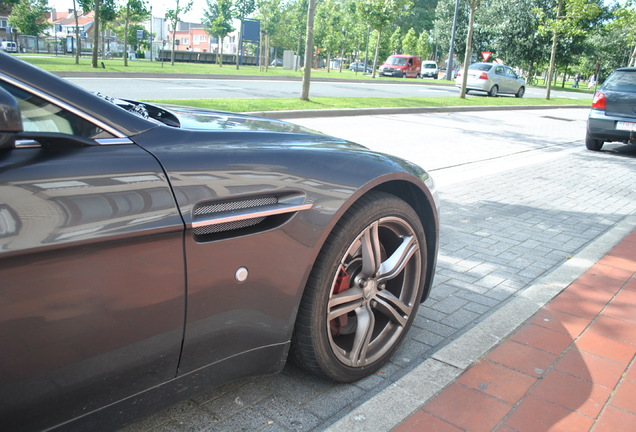 Aston Martin V8 Vantage Roadster