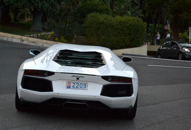 Lamborghini Aventador LP700-4